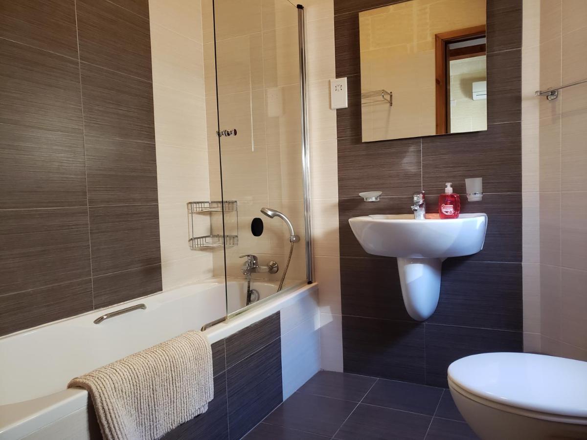 Serenity Bnb Xagħra Esterno foto